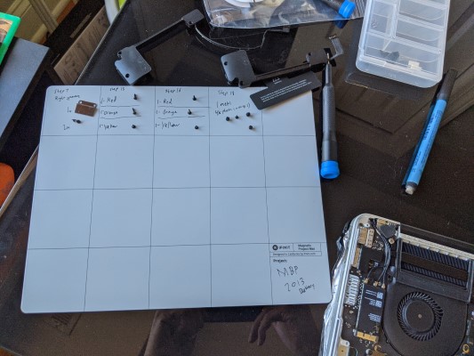 Macbook Pro 2013 internals, left speaker removed